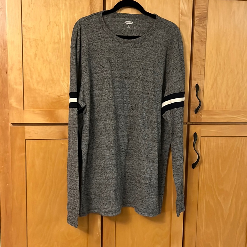 Old Navy XXL TALL Gray crew neck shirt
